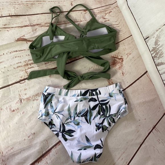 Bikini swimsuit - Picture 7 of 8